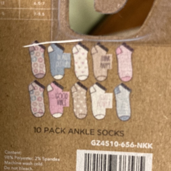 NWT! Rae Dunn GIRLS 10 PACK DONUT ANKLE SOCKS with 3 Bonus Hair Ties - Picture 4 of 12